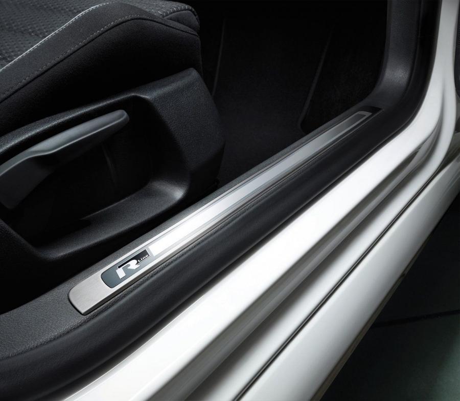  Volkswagen Passat Variant R-Line 2012 года  (фото 2 из 6)